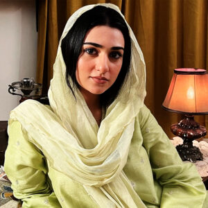 Sarah Khan embarked on her dramas acting journey in 2012, making her debut with a supporting role in the drama serial "Badi Aapa," which aired on Hum TV.