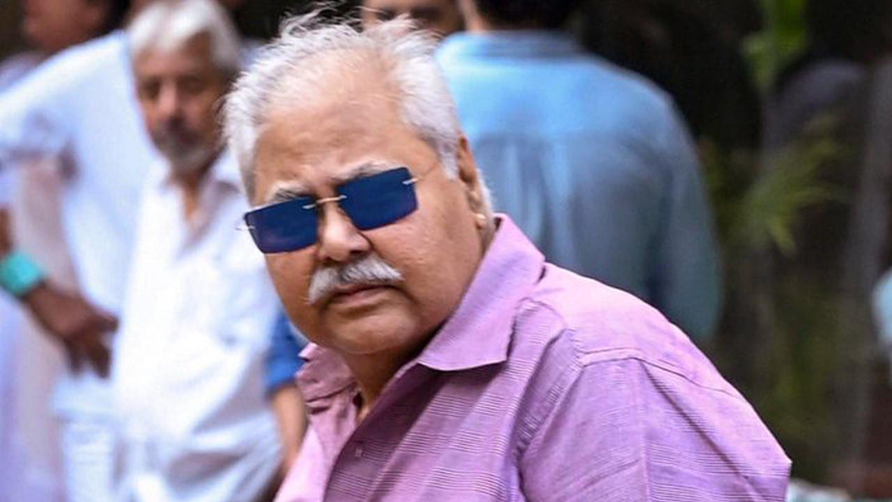 The vibrant world of Indian cinema and television is draped in sorrow following the Renowned Indian actor Satish Shah passes away.